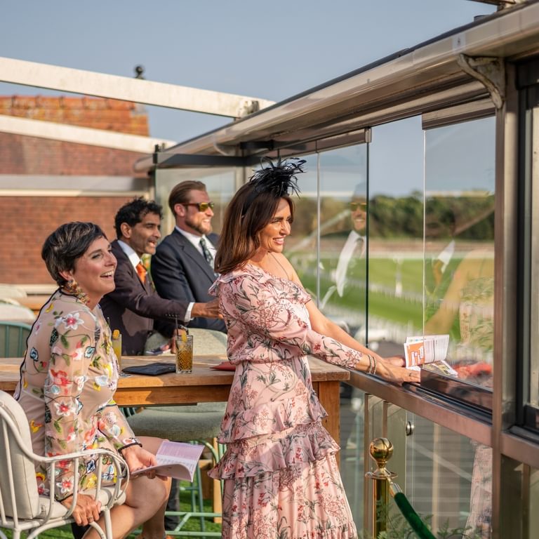 MC240716 Kat Hannon Chester Races 13