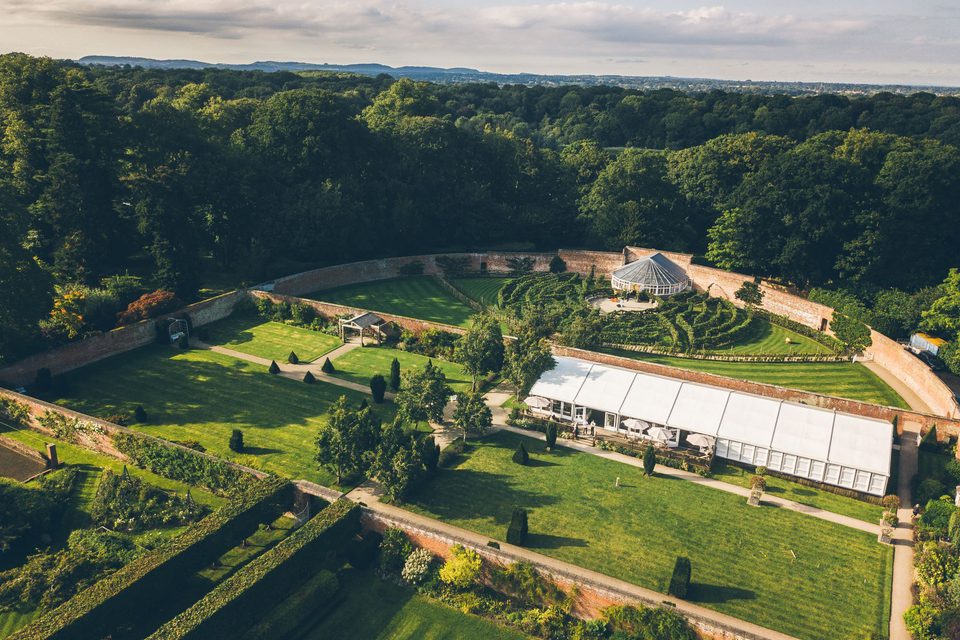 01 Emily Nic 403 The Crawleys