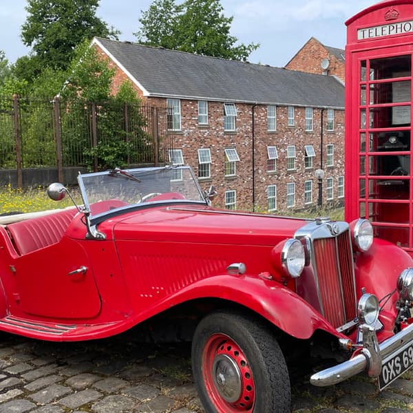 250629 Car and phone box Porters row IMG 1596 960x640