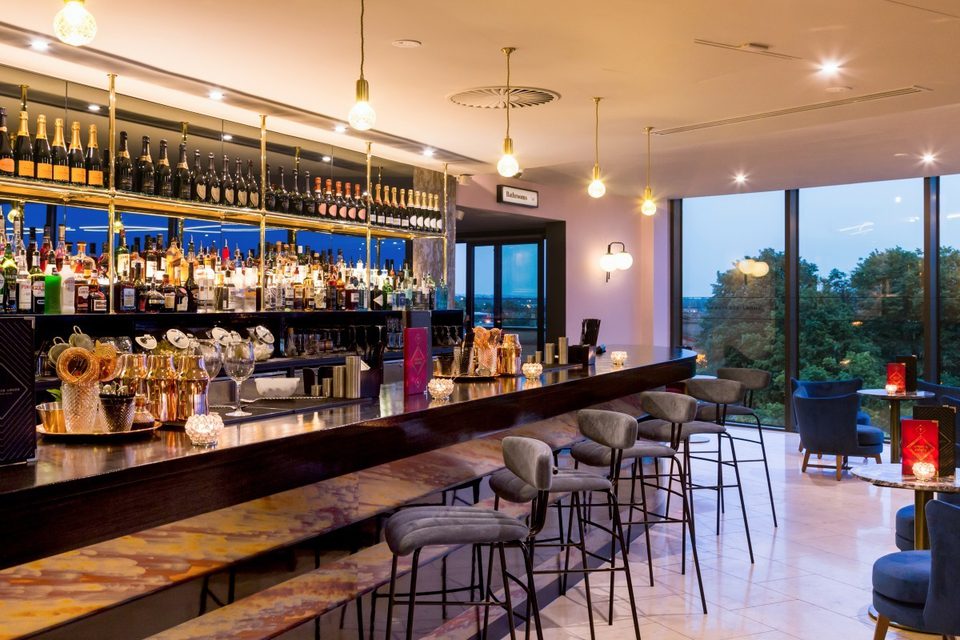 5th floor bar