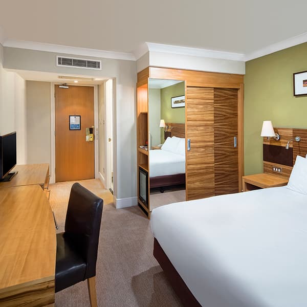 Crowne Plaza 04