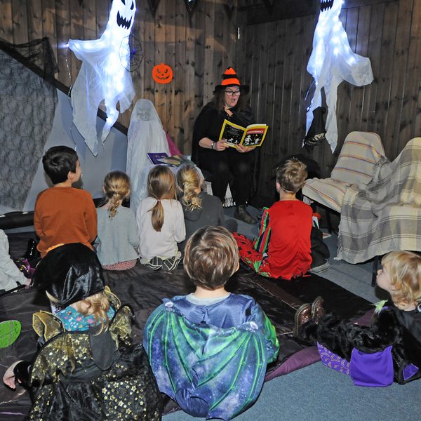 Lisa story telling Halloween