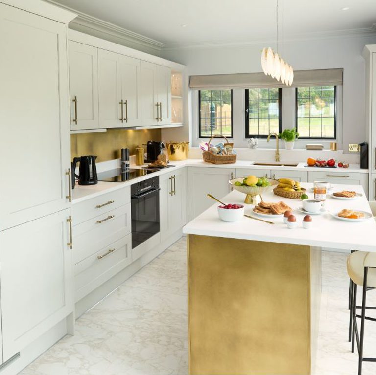 Liongate kitchen m hughes 06