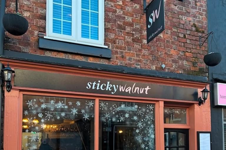 STICKY WALNUT